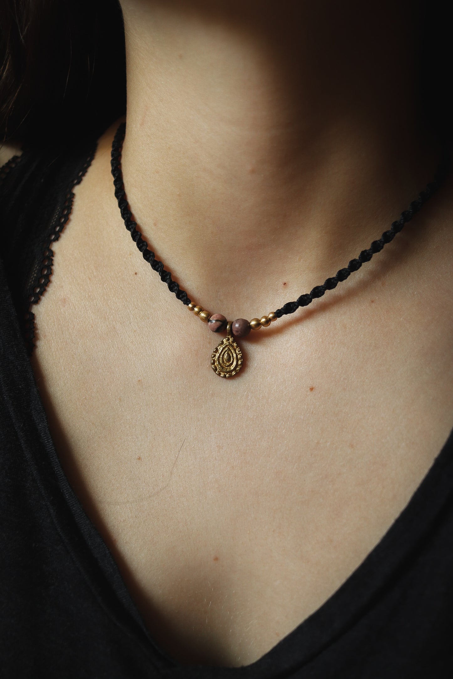 einfache Rhodonit Choker Halskette