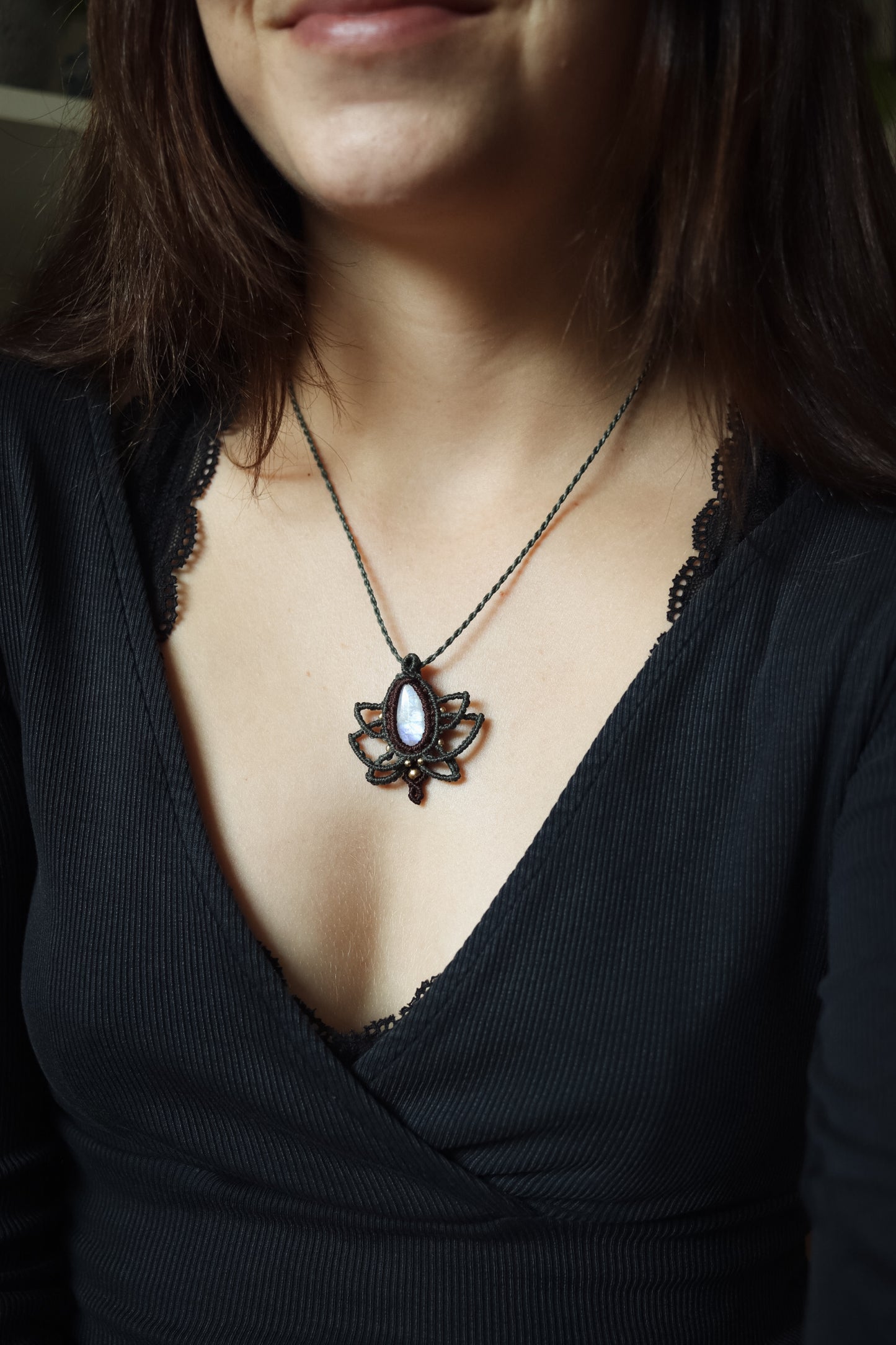 Regenbogen Mondstein Lotus Kette