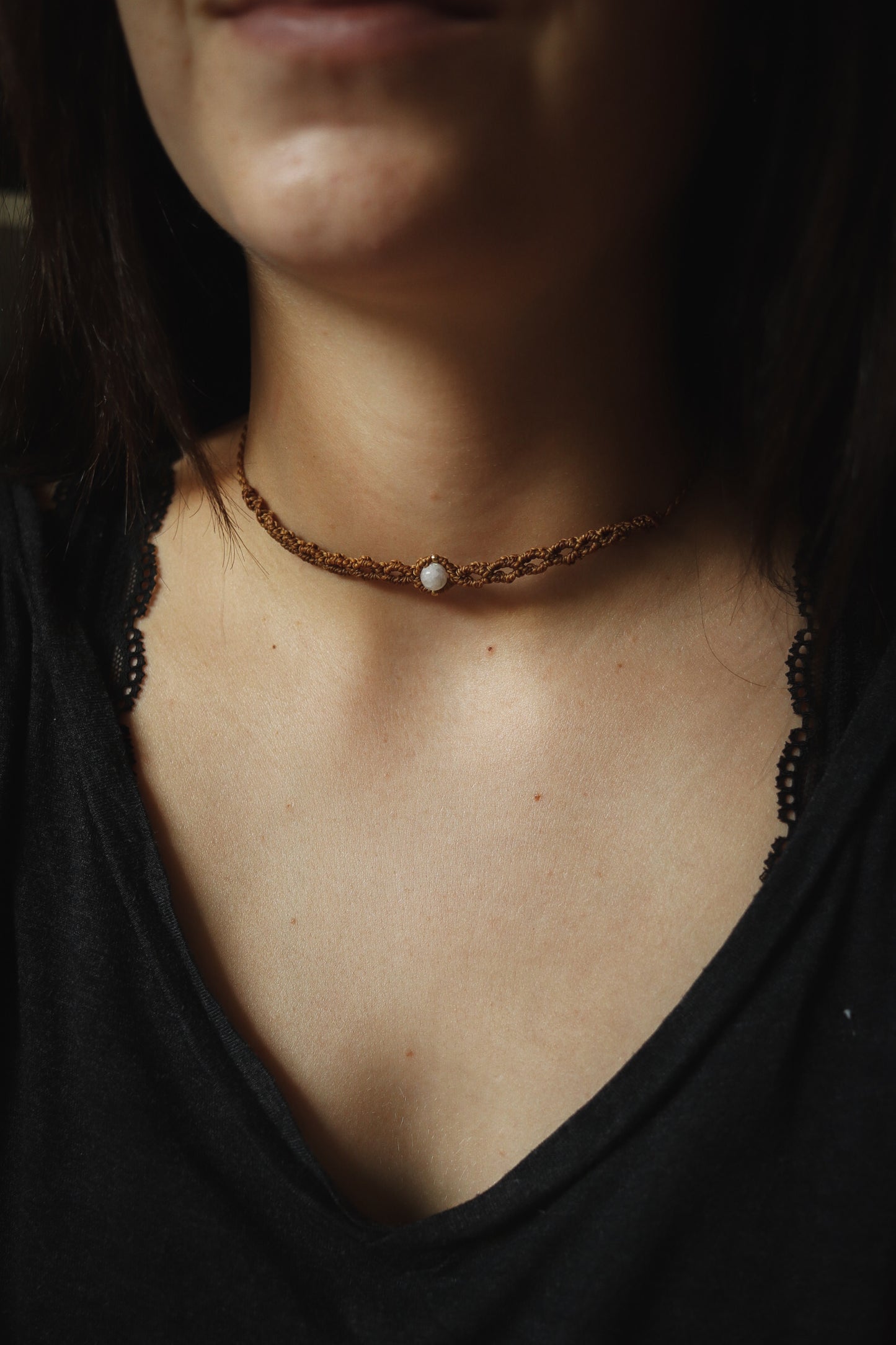 einfache Regenbogen Mondstein Choker Kette