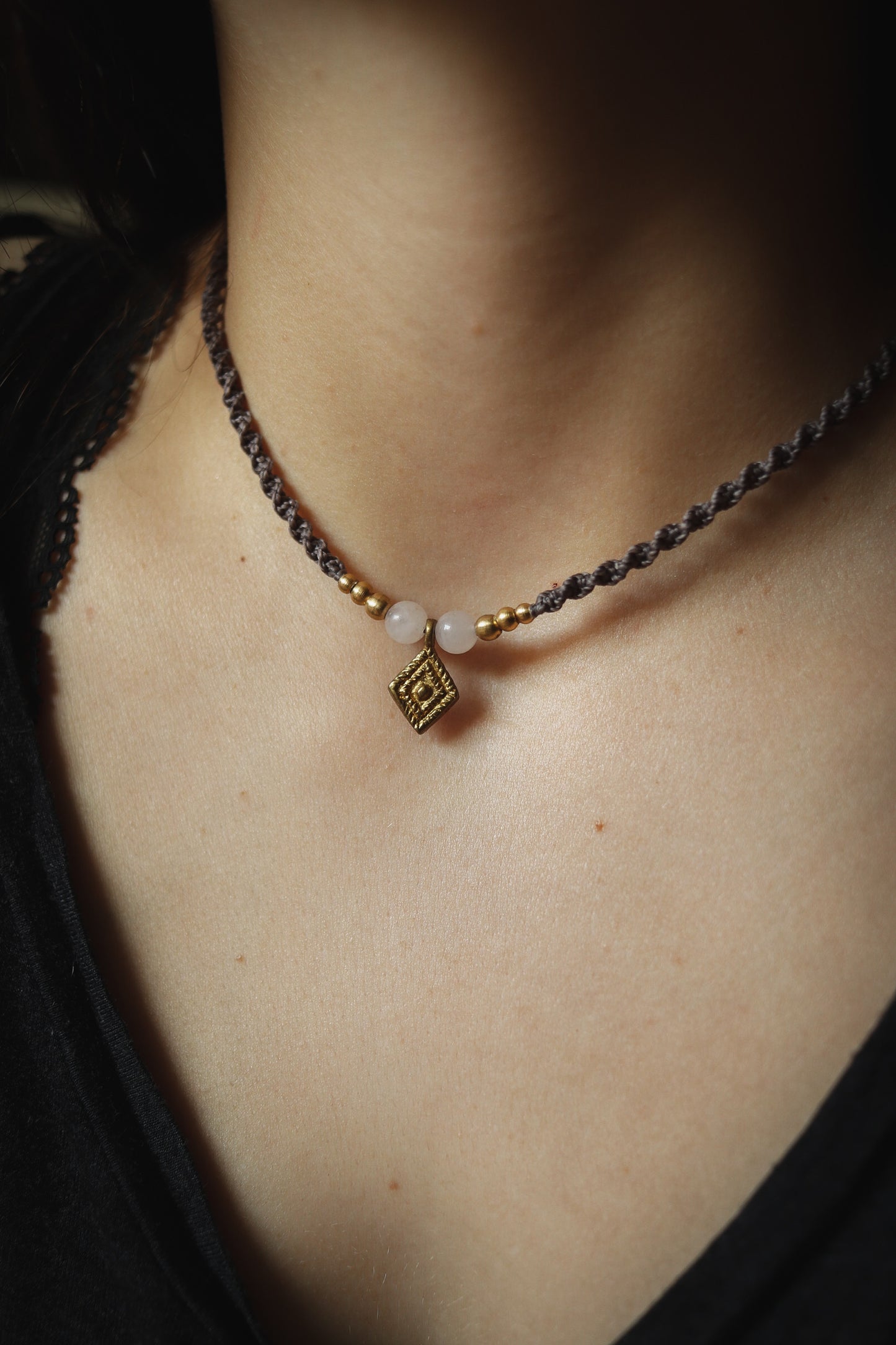 einfache Rosenquarz Choker Halskette