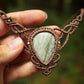 Saturn Chalcedon Halskette