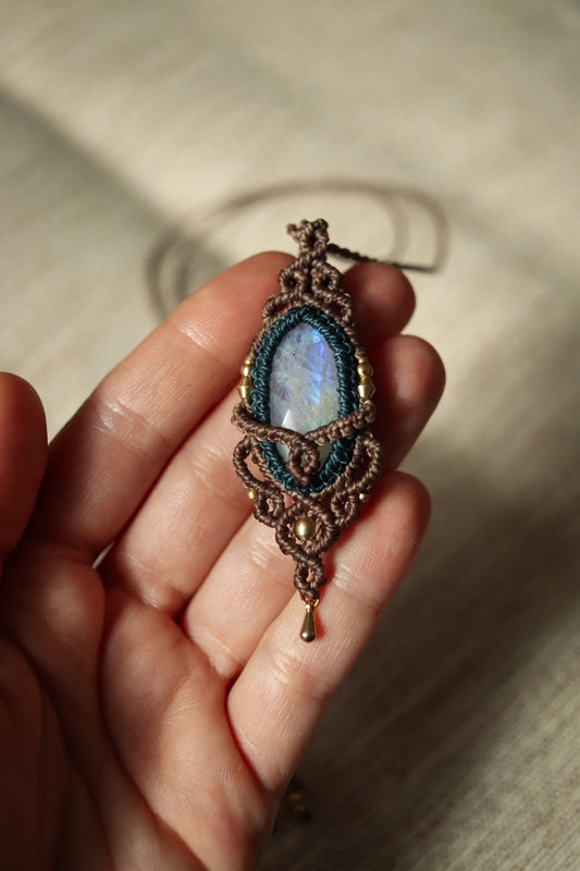 Regenbogen Mondstein Kette