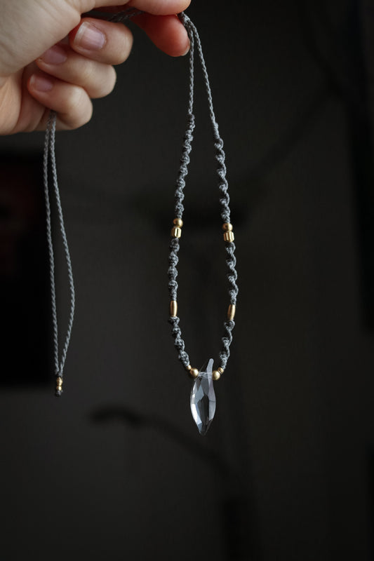 Halskette mit Swarovski Steinchen