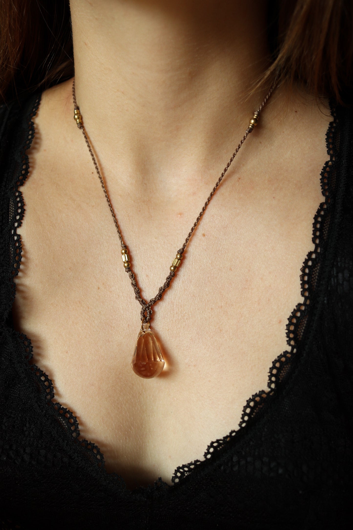 Halskette mit Swarovski Steinchen